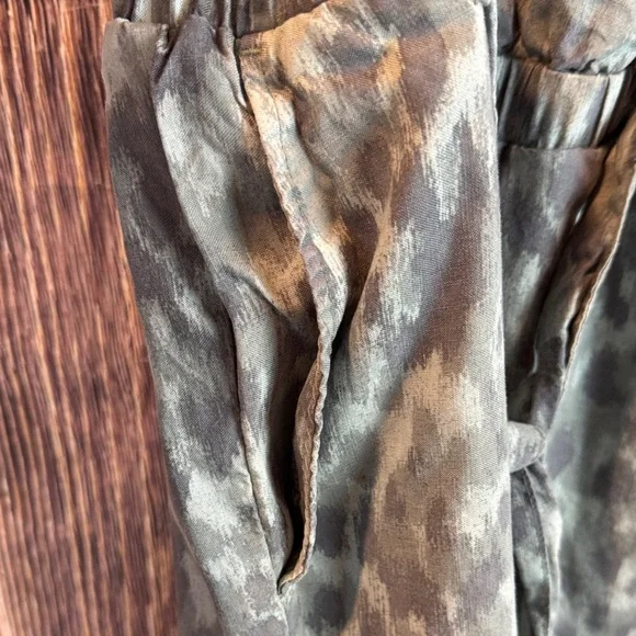 Cloth & Stone Patterned Gray Jumpsuit - Picture 3 of 7